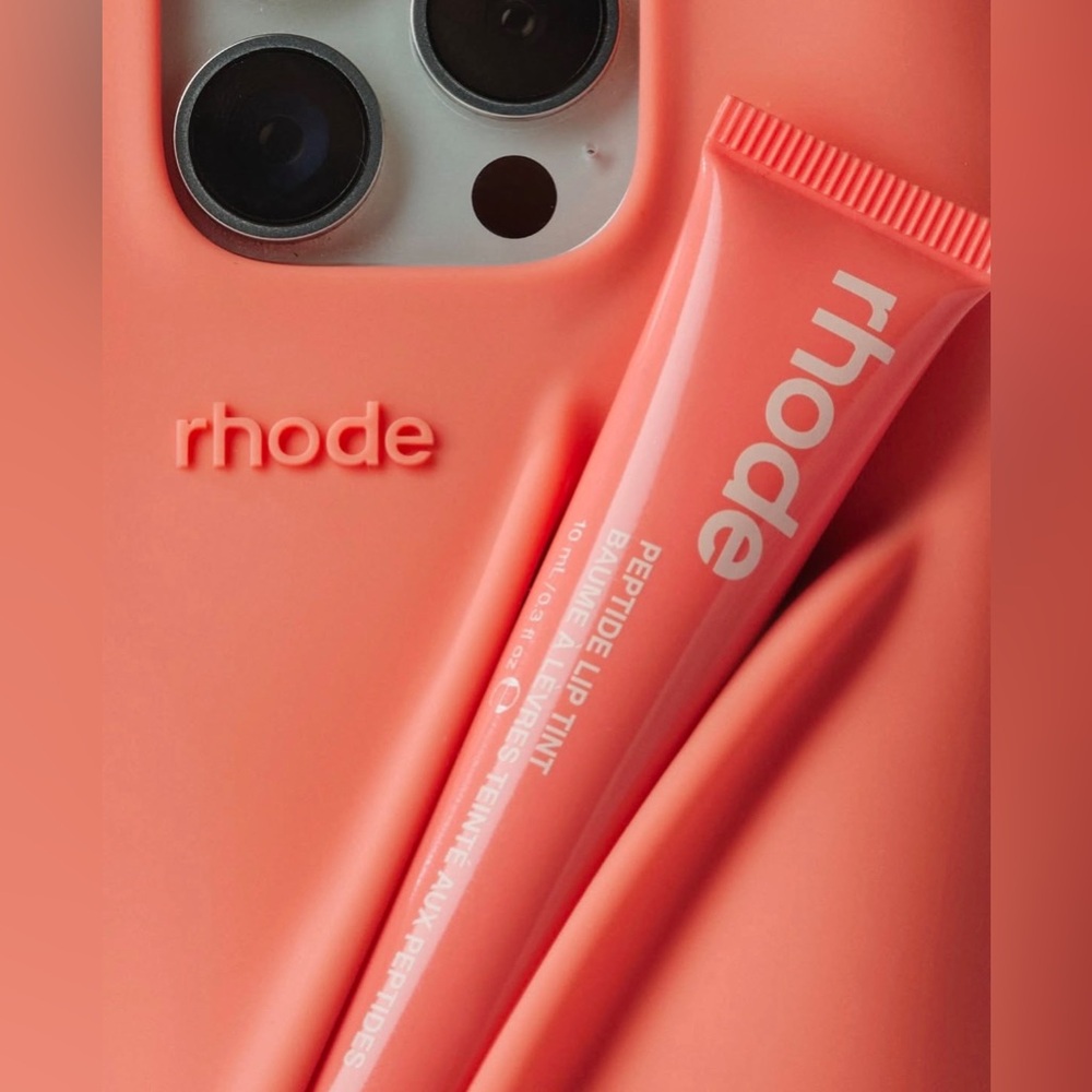 New with box rhode apple 14 pro case with lipgloss peach pit Rare
